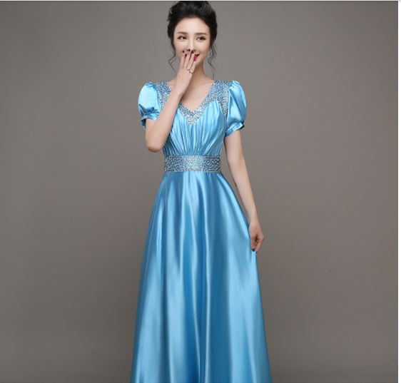 ชุดเพื่อนเจ้าสาวเก๋ๆ สีฟ้า ใส่ออกงานได้หลากหลาย