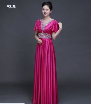 ชุดเพื่อนเจ้าสาวเก๋ๆ สีชมพู ใส่ออกงานได้หลากหลาย