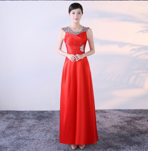 ชุดเพื่อนเจ้าสาวเก๋ๆ สีแดง ใส่ออกงานได้หลากหลาย