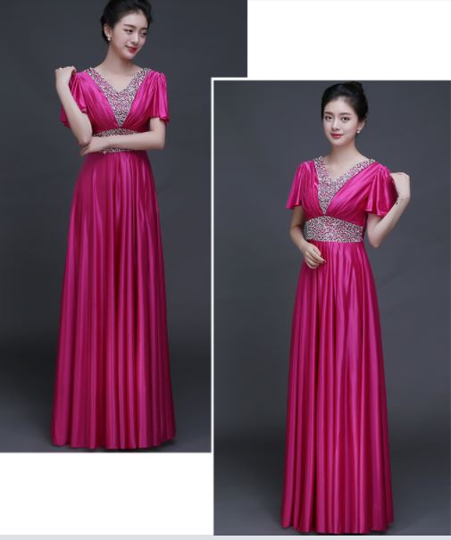 ชุดเพื่อนเจ้าสาวเก๋ๆ สีชมพู ใส่ออกงานได้หลากหลาย